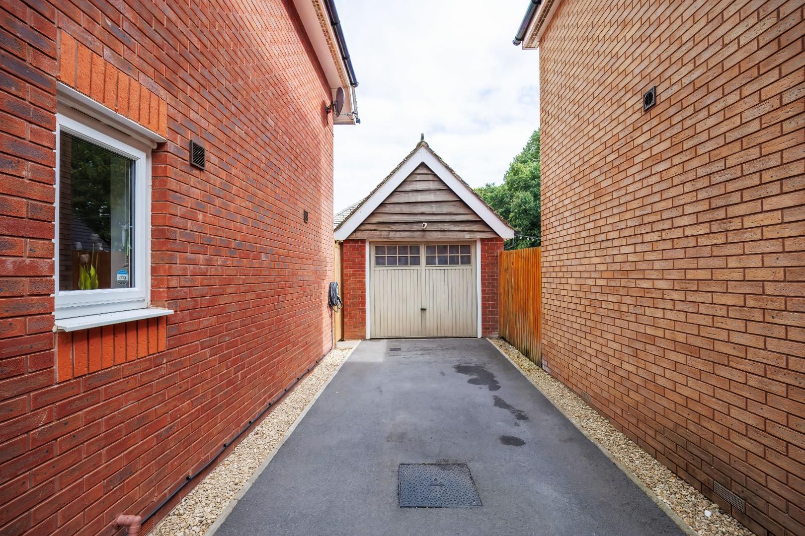 35 Goldsland Walk, Wenvoe, CF5 6FD